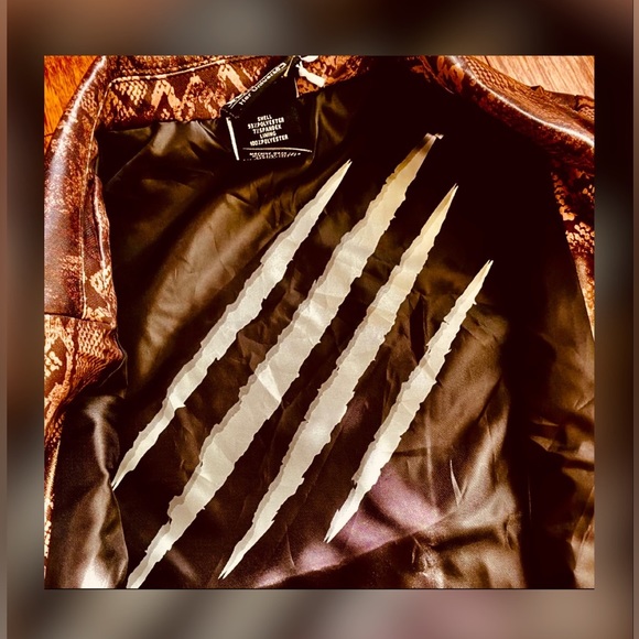 New with Tags Universe Wonder Woman 1984 Snake Print Crop Motto Jacket Size 3XL - Picture 7 of 11